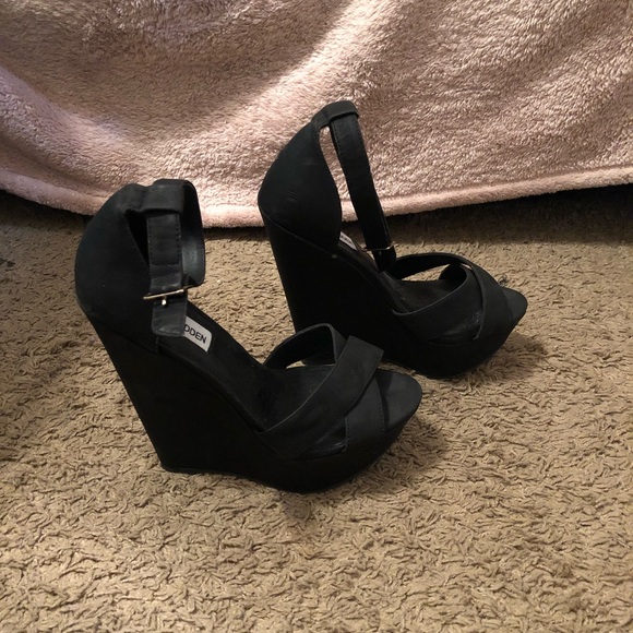 Black Steve Madden Xenon Wedges - Picture 3 of 7
